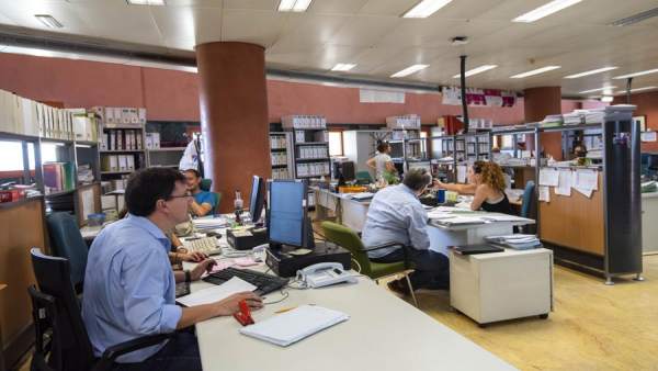 Funcionarios, empleo público Funcionarios, empleo público