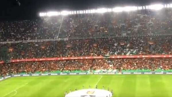 Momento del himno inglés antes del España-Inglaterra Momento del himno inglés antes del España-Inglaterra