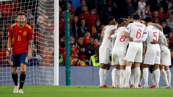 Gol de Inglaterra a España Gol de Inglaterra a España