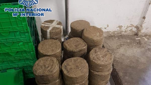 Intervenidos 80 kilos de hachís y detenidas cuatro personas por tráfico de drogas en Benalmádena   805504-600-338