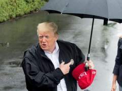 El último desplante de Donald Trump a Melania: no compartir su paraguas