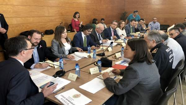 Imagen de la reunión ante aviso Aemet con Ballesta al frente Imagen de la reunión ante aviso Aemet con Ballesta al frente