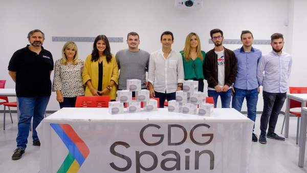 Entrega Google a la UR Entrega Google a la UR