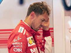 Vettel, sancionado, pone un poco más fácil el título a Hamilton