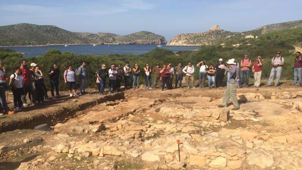 Visita arqueológica en Cabrera Visita arqueológica en Cabrera