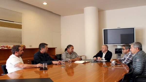Reunión de Mguel Gracia y el sector de la fruta. Reunión de Mguel Gracia y el sector de la fruta.