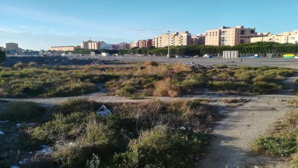 Solar en el que irá la segunda fase del Parque de las Familias Solar en el que irá la segunda fase del Parque de las Familias