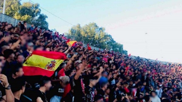 Bandera española en el estadio marroquí Bandera española en el estadio marroquí