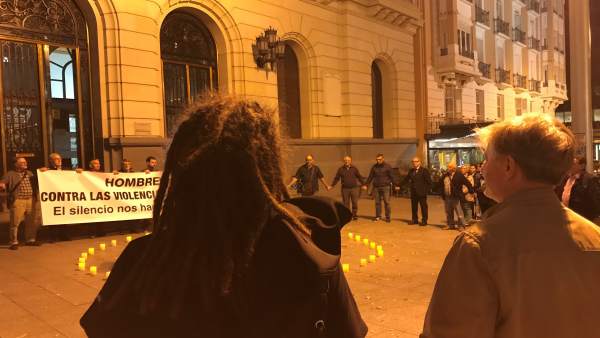 Santisteve en la concentración de hombres contra las violencias machistas Santisteve en la concentración de hombres contra las violencias machistas