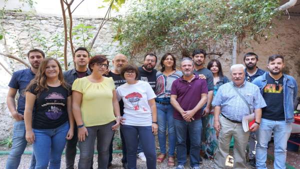 Rosa Pérez Con Miembros De EUPV Rosa Pérez Con Miembros De EUPV