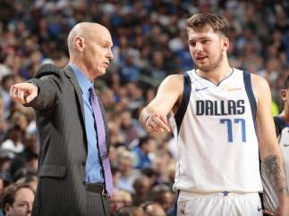 Luka Doncic y Rick Carlisle