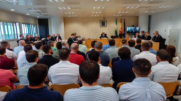 Primera sesión del juicio a agentes locales de Sevilla por amaño en oposiciones Primera sesión del juicio a agentes locales de Sevilla por amaño en oposiciones