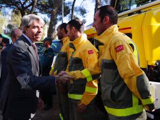El presidente Ángel Garrido durante su visita a Collado Villalba