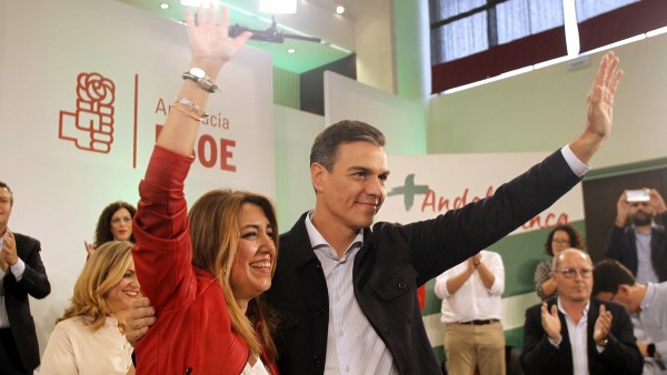 Pedro Sánchez junto a Susana Díaz durante un comité del PSOE con motivo de las elecciones autonómicas de Andalucía