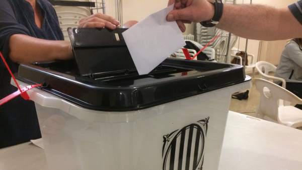 Urna de votación del referéndum del 1-O Urna de votación del referéndum del 1-O