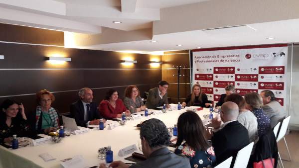 Imagen de archivo de la reunión del jurado de los XI Premios EVAP Imagen de archivo de la reunión del jurado de los XI Premios EVAP