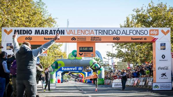 Récord del Mundo de Abraham Kiptum en el Media Maratón en València Récord del Mundo de Abraham Kiptum en el Media Maratón en València