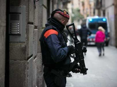 Registro de “narcopisos” en Ciutat Vella, Barcelona.