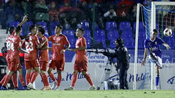 Los jugadores del Real Madrid celebran un gol marcado en Melilla. Los jugadores del Real Madrid celebran un gol marcado en Melilla.