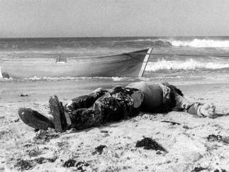 Foto de la primera muerte documentada de un migrante en patera en España