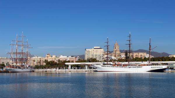 Los buques Sea Cloud y Sea Cloud II en el Puerto de Málaga Los buques Sea Cloud y Sea Cloud II en el Puerto de Málaga