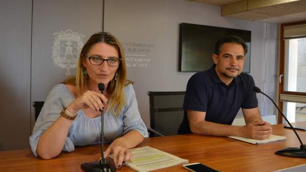 Mari Carmen de España e Israel Cortés en rueda de prensa Mari Carmen de España e Israel Cortés en rueda de prensa