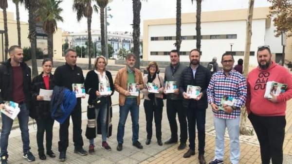 Reparto informativo del PSOE en Isla Cristina (Huelva) Reparto informativo del PSOE en Isla Cristina (Huelva)