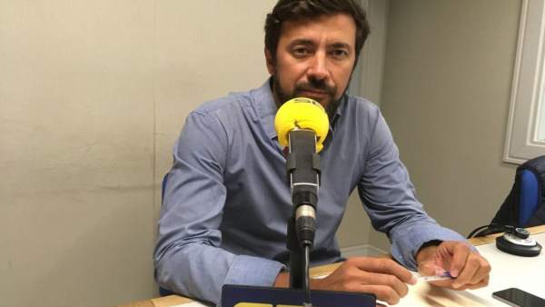 Antón Gómez-Reino, en una entrevista para la Cadena Ser Antón Gómez-Reino, en una entrevista para la Cadena Ser
