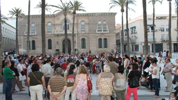 Turistas en una visita guiada en Almería Turistas en una visita guiada en Almería