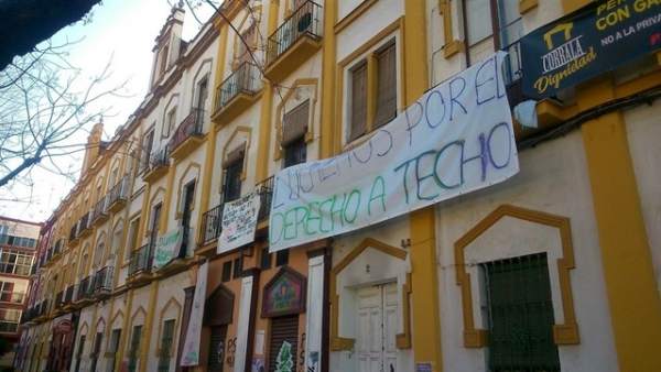 Pisos de la Corrala Dignidad de Sevilla Pisos de la Corrala Dignidad de Sevilla