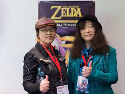Las autoras de la adaptación al manga del videojuego 'The Legend of Zelda', A. Honda y S. Nagano, conocidas como Akira Himekawa, durante la última edición del Salón del Manga de Barcelona.