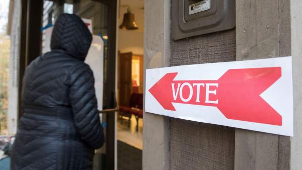 Un instante durante las elecciones legislativas de Estados Unidos Un instante durante las elecciones legislativas de Estados Unidos