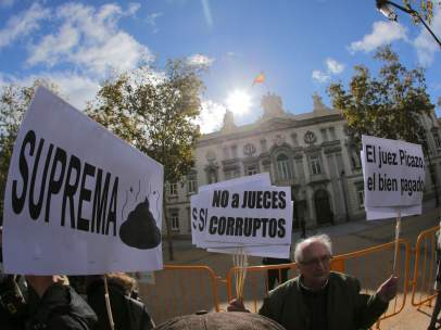 Concentración protesta hipotecas en el Tribunal Supremo