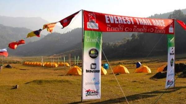 El campamento de la Everest, listo para el inicio de la carrera El campamento de la Everest, listo para el inicio de la carrera
