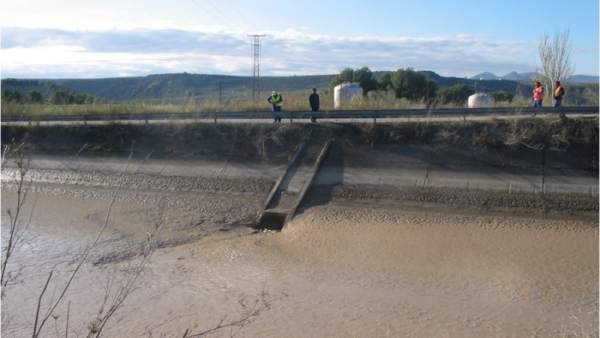 Canal de riego de la Zona Regable del Genil-Cabra Canal de riego de la Zona Regable del Genil-Cabra
