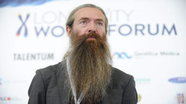 El biogerontòleg Aubrey de Grey defèn que se li pot guanyar el pols a l'envelliment i tractar com a problema mèdic El biogerontòleg Aubrey de Grey defèn que se li pot guanyar el pols a l'envelliment i tractar com a problema mèdic