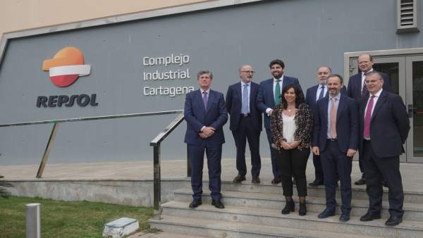 López Miras, visita las instalaciones de Repsol López Miras, visita las instalaciones de Repsol