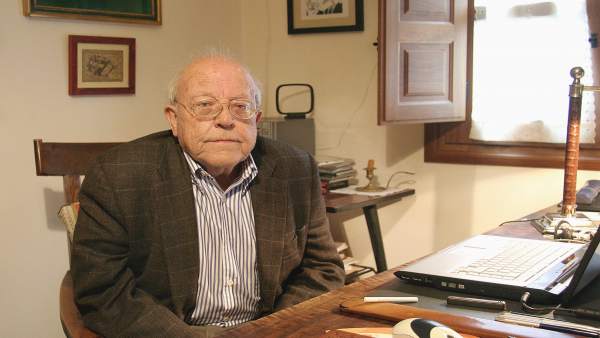 El escritor y periodista José Jiménez Lozano El escritor y periodista José Jiménez Lozano