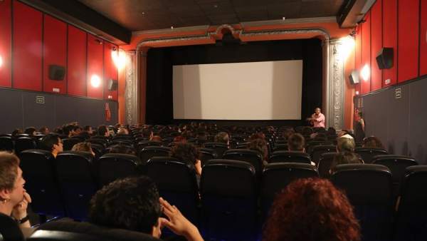 Imagen del interior de la sala del cine Maldà de Barcelona. Imagen del interior de la sala del cine Maldà de Barcelona.