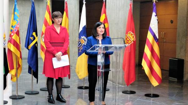Violeta Barba y Carolina Darias este sábado en La Aljafería. Violeta Barba y Carolina Darias este sábado en La Aljafería.