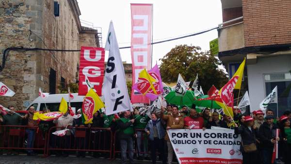 Trabajadores de Correos Extremadura en la concentración de Mérida Trabajadores de Correos Extremadura en la concentración de Mérida