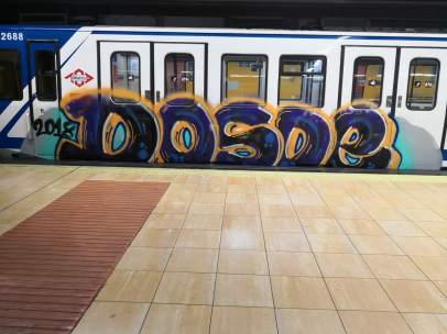 Vagón de Metro con grafitis