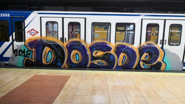 Vagón de Metro con grafitis Vagón de Metro con grafitis