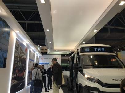 Barcelona presenta un minibús eléctrico con autonomía de 16 horas