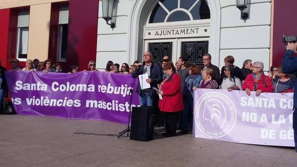 Concentración contra la violencia machista en Santa Coloma de Gramenet. Concentración contra la violencia machista en Santa Coloma de Gramenet.