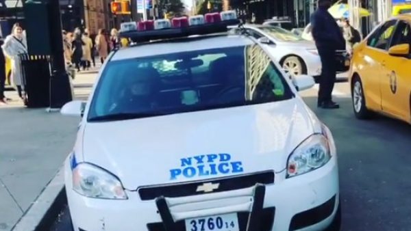Vídeo de policía cantando Vídeo de policía cantando