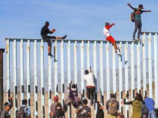 Migrantes centroamericanos llegan a la frontera con EE UU