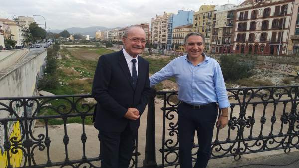 El alcalde de Málaga, Francisco de la Torre y el presidente del PP, Elías Bendod El alcalde de Málaga, Francisco de la Torre y el presidente del PP, Elías Bendod