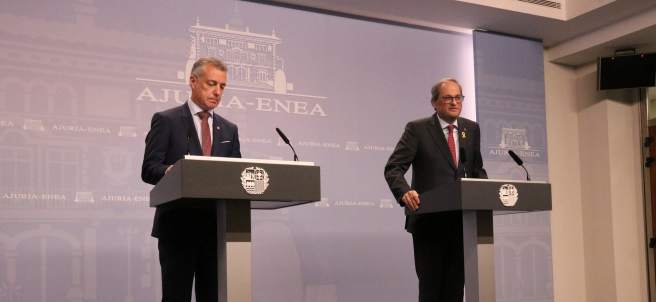 El lehendakari vasco, Iñigo Urkullu, y el president de la Generalitat, Quim Torra, en el palacio de Ajuria Enea.