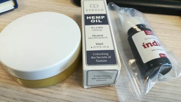 Aceite y cremas de cannabidiol (CBD) Aceite y cremas de cannabidiol (CBD)